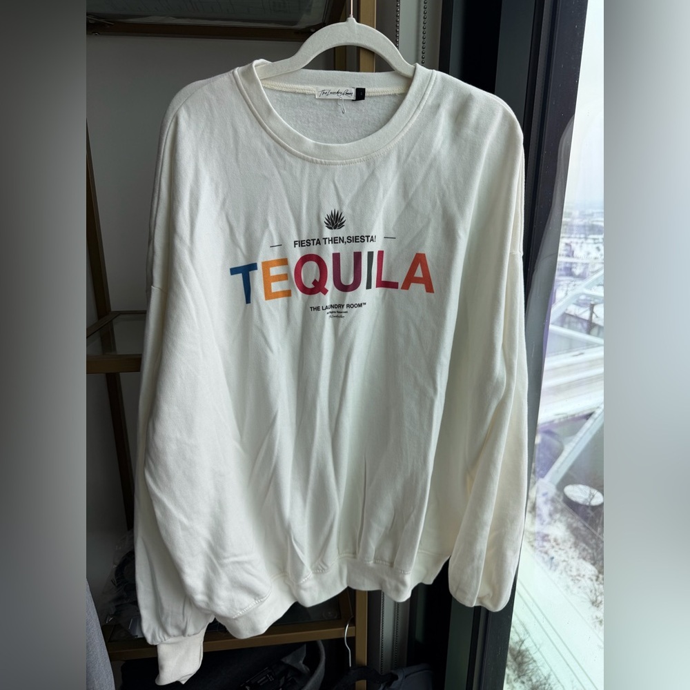 The Laundry Room women’s  White Crewneck Sweater NWOT
